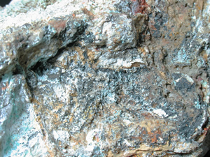 亀谷鉱山　水亜鉛土　HYDROZINCITE