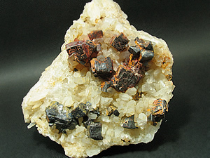 Ð001@QUARTZ LIMONITE AFTER PYRITE   