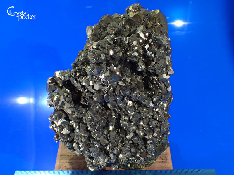 CHALCOPYRITE PYRITE z Sz zR